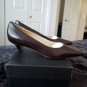 Authentic Gucci low heel pumps